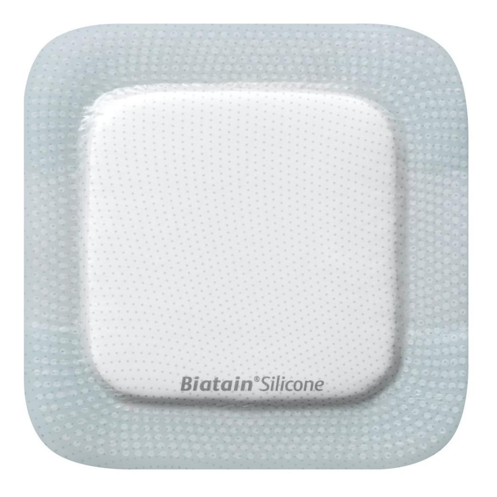 MEDICAZIONE BIATAIN IN SCHIUMA DI POLIURETANO CON BORDO ADESIVO IN SILICONE 15X15 CM 5 PEZZI